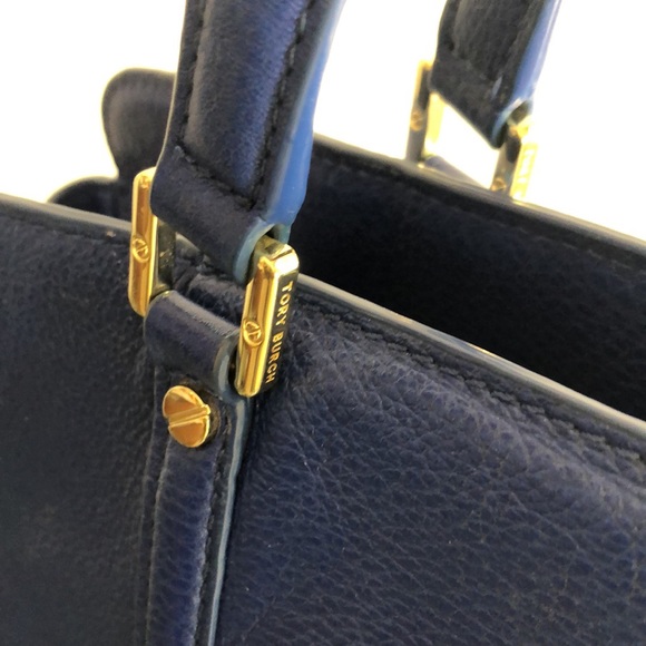 Tory Burch Amanda Tote - Picture 13 of 16